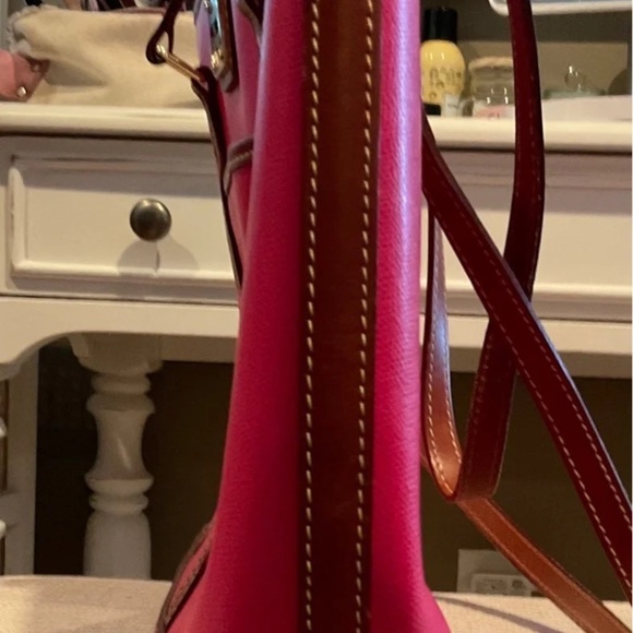 Dooney & Bourke Shoulder Bag Purse Tote, Like New - Picture 6 of 8